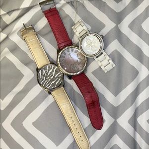 Women guess/fossil watches ⌚️⌚️⌚️